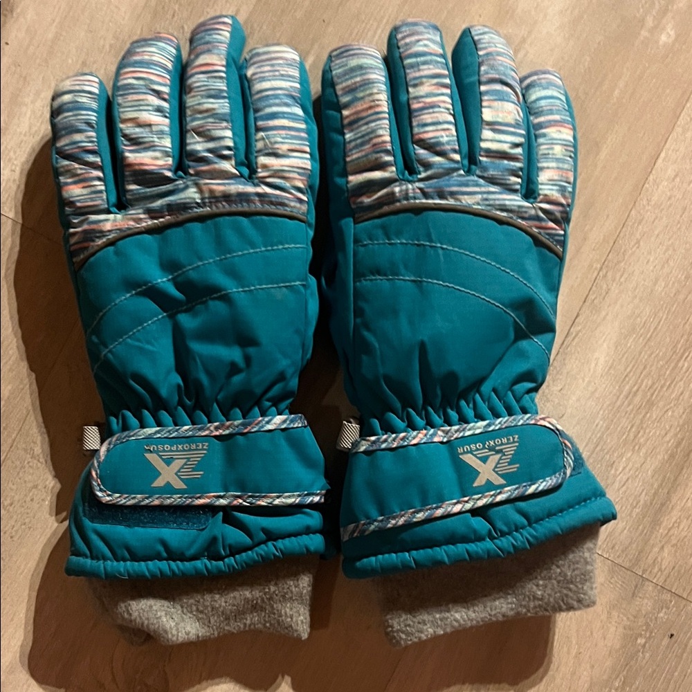 ZeroXposur Teal and Multicolor Kids Gloves